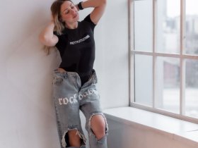 Girl LovelyDoly333 - ZQlpUnfXYAJr.jpg