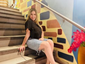 Girl NinaParker - ueyHM9IOaCV1.jpg