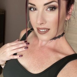 Modelka MichellePurple na Livechat.cz