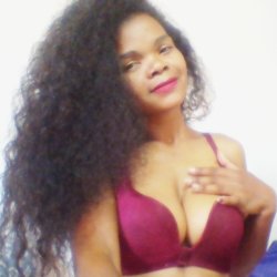 Modelka HasMinah93 na Livechat.cz