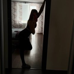 Modelka BabyYoda na Livechat.cz